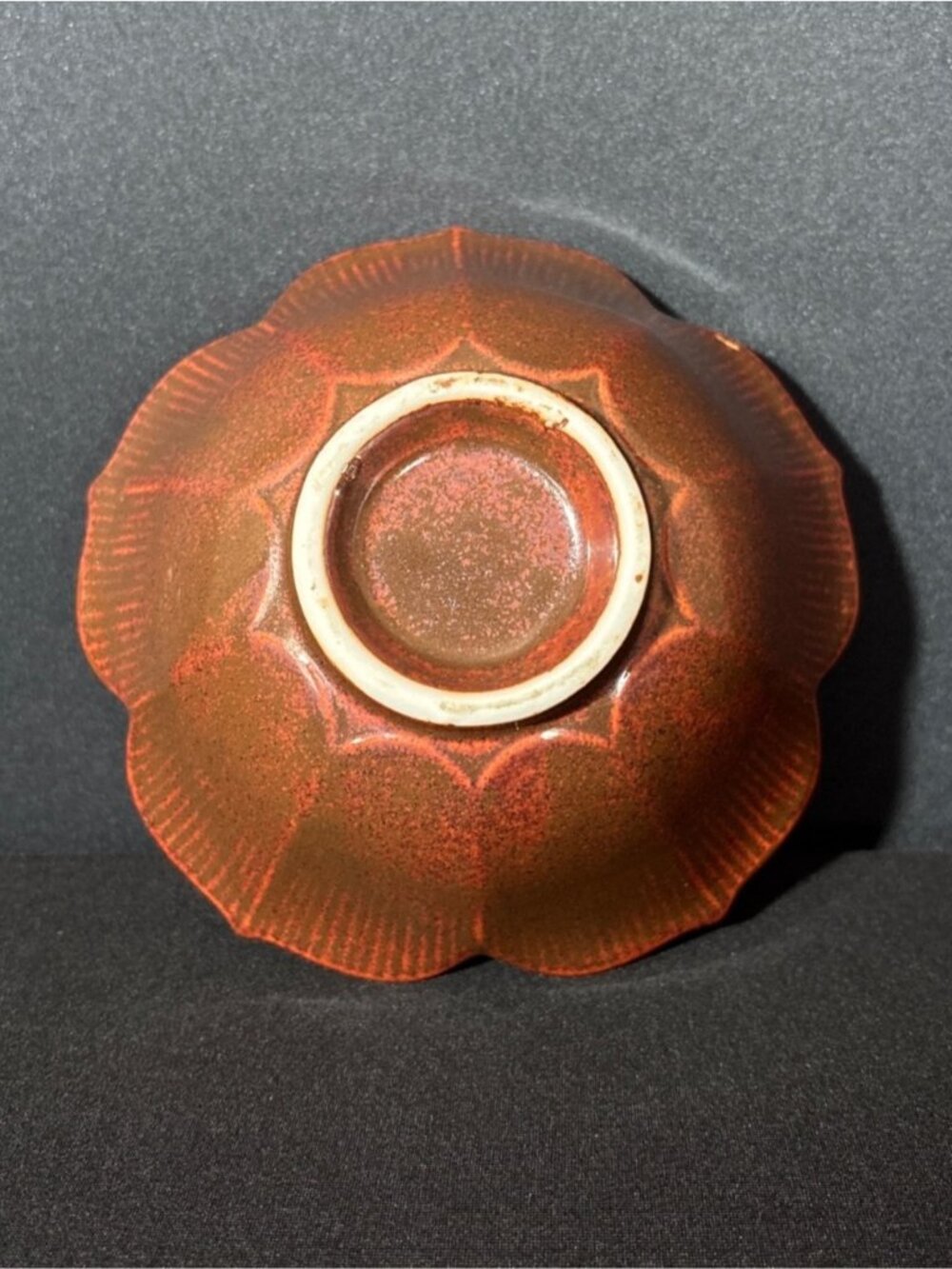 Two-Tone Flower Shaped Bowl Glossy Reddish Brown Glaze Scalloped Rim Ribbed 6" - Picture 8 of 9